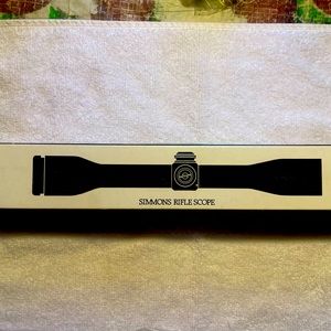 Simmons Rifle Scope Model 1007 4x32 with Rings for a Rimfire. Brand New